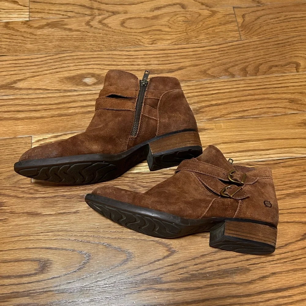 Born Brown Suede Leather‎ Ankle Boots Size 9M– Side Zip Buckle Strap Booties